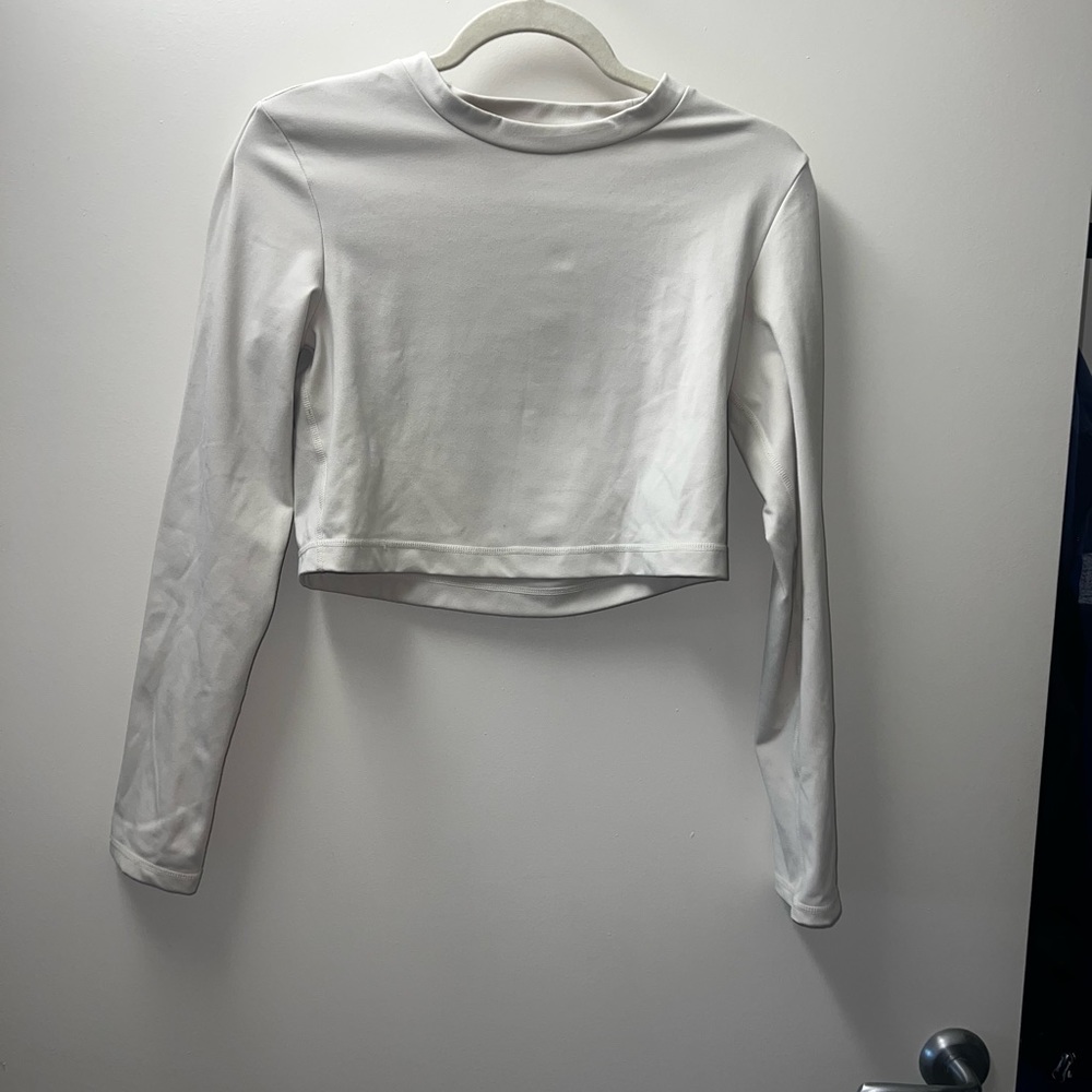 ETHOS long sleeve cropped workout top